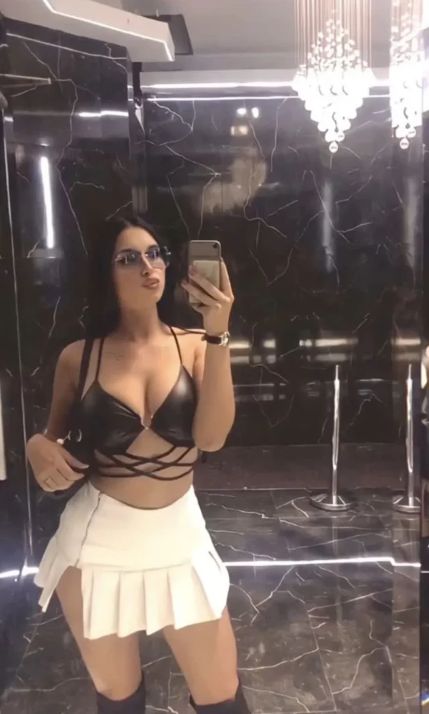 Vanessa Cherry – perfil parceiro no OnlyFans (publicidade)